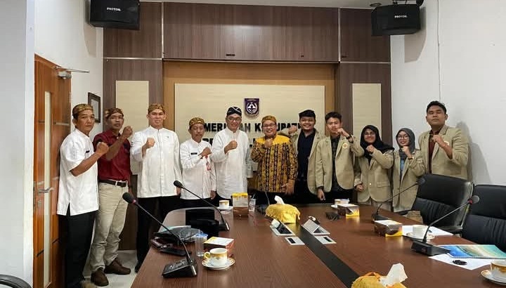 29 Mahasiswa  UGM KKN  di Pasar Ketahun dan Desa Urai   Bengkulu Utara