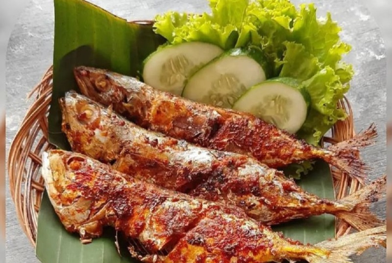 Cara Membuat  Ikan Kembung Ala Rumah Makan Minang