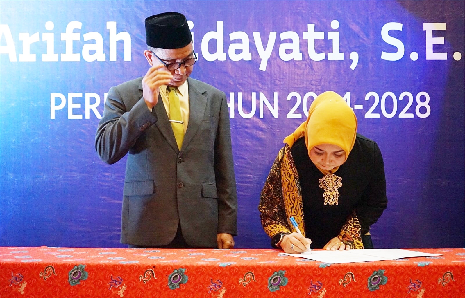 Perkenalkan Dr Arifah Hidayanti Rektor Baru Unihaz Bengkulu Periode 2024-2028