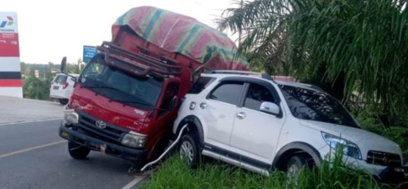 Usai Tabrakan, Sopir Terios dan Sopir Truk Sawit Berdamai