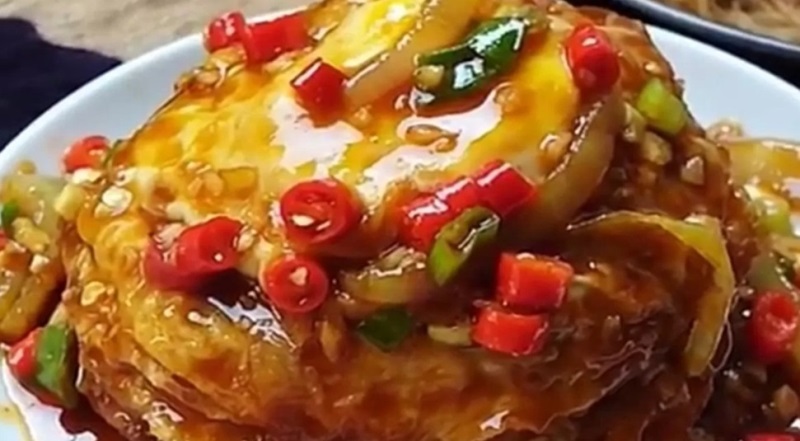 Cara Membuat Telur Ceplok Saus Tiram Gurih Pedas