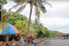 Pesona Pantai Payung: Tempat Wisata di Batam yang Terkenal dan Banyak Dikunjungi Para Wisatawan 