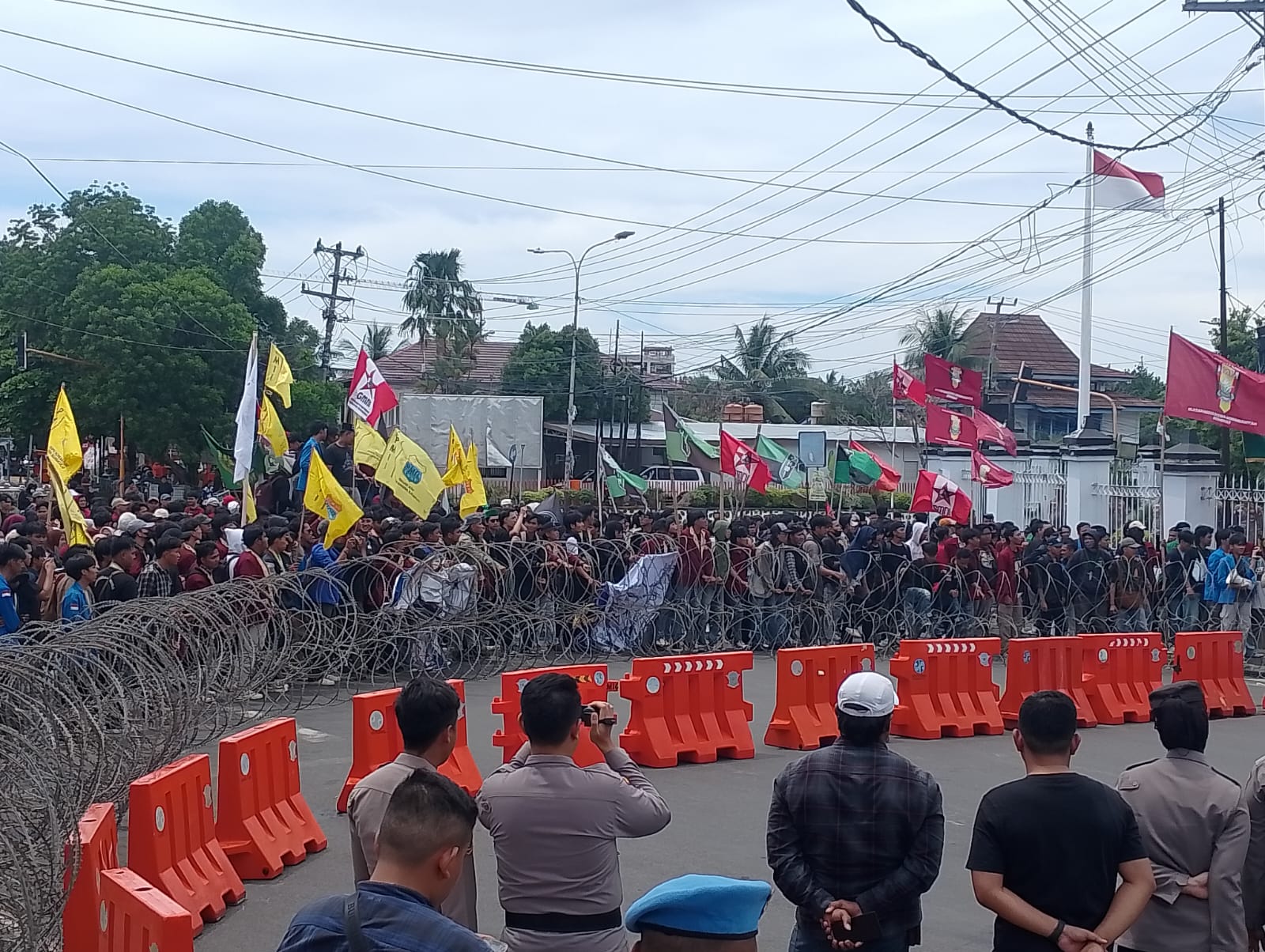 Mahasiswa Bengkulu Buka Blokade, Desak Masuk Kantor DPRD Provinsi Bengkulu