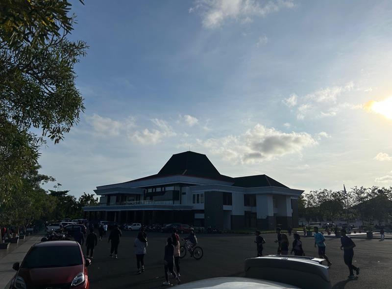 Balai Buntar Bengkulu, Tempat Favorit Warga Jogging Sambil Nikmati Udara Segar