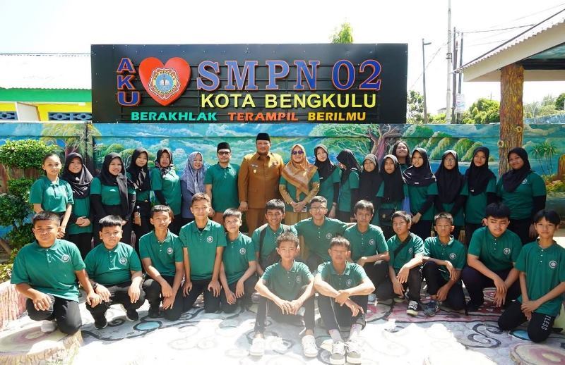 Wakil Walikota Lepas Pelajar Bengkulu Ikut Lomba Robotik Tingkat Internasional