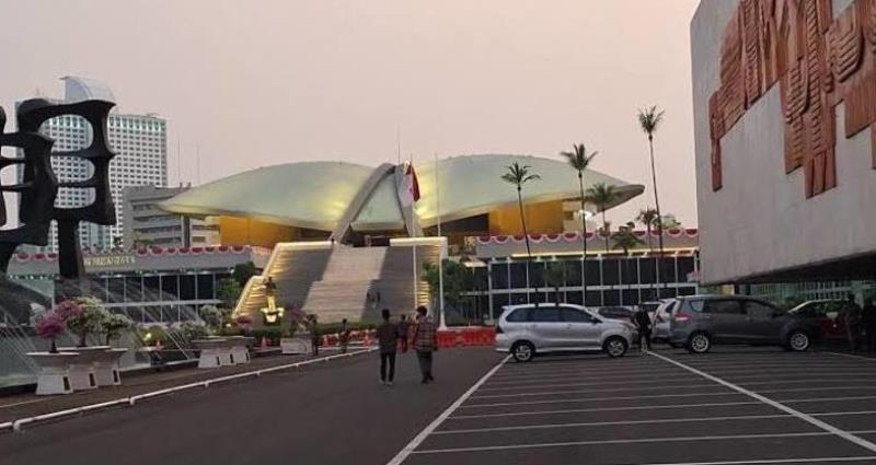 Indra Iskandar: Lampu di Gedung DPR RI Dimatikan  pada Pukul 20.00 WIB 