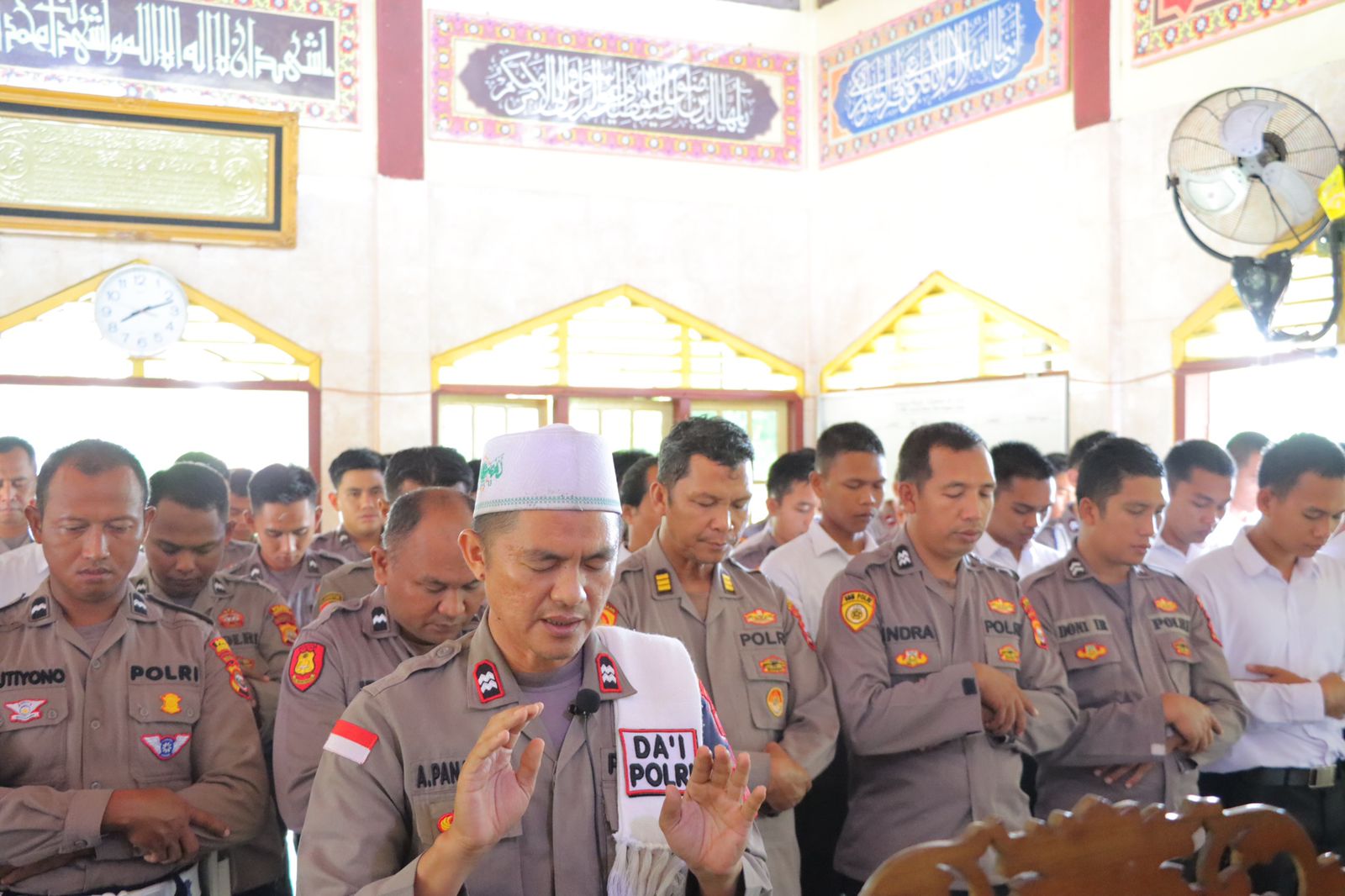 Anggota Polres Bengkulu Selatan Lakukan Salat Gaib