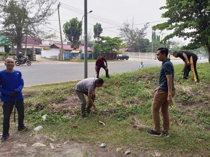 Walikota Kerahkan Seluruh OPD di Kota Bengkulu  Untuk Bersihkan Pantai Panjang
