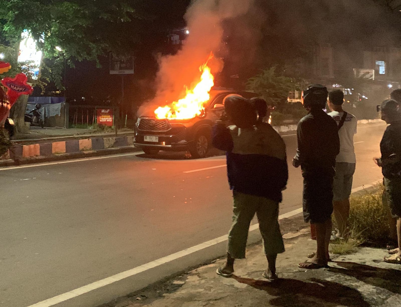 Apakah Benar Mobil Hybrid Rawan Terbakar? Begini Penjelasannya