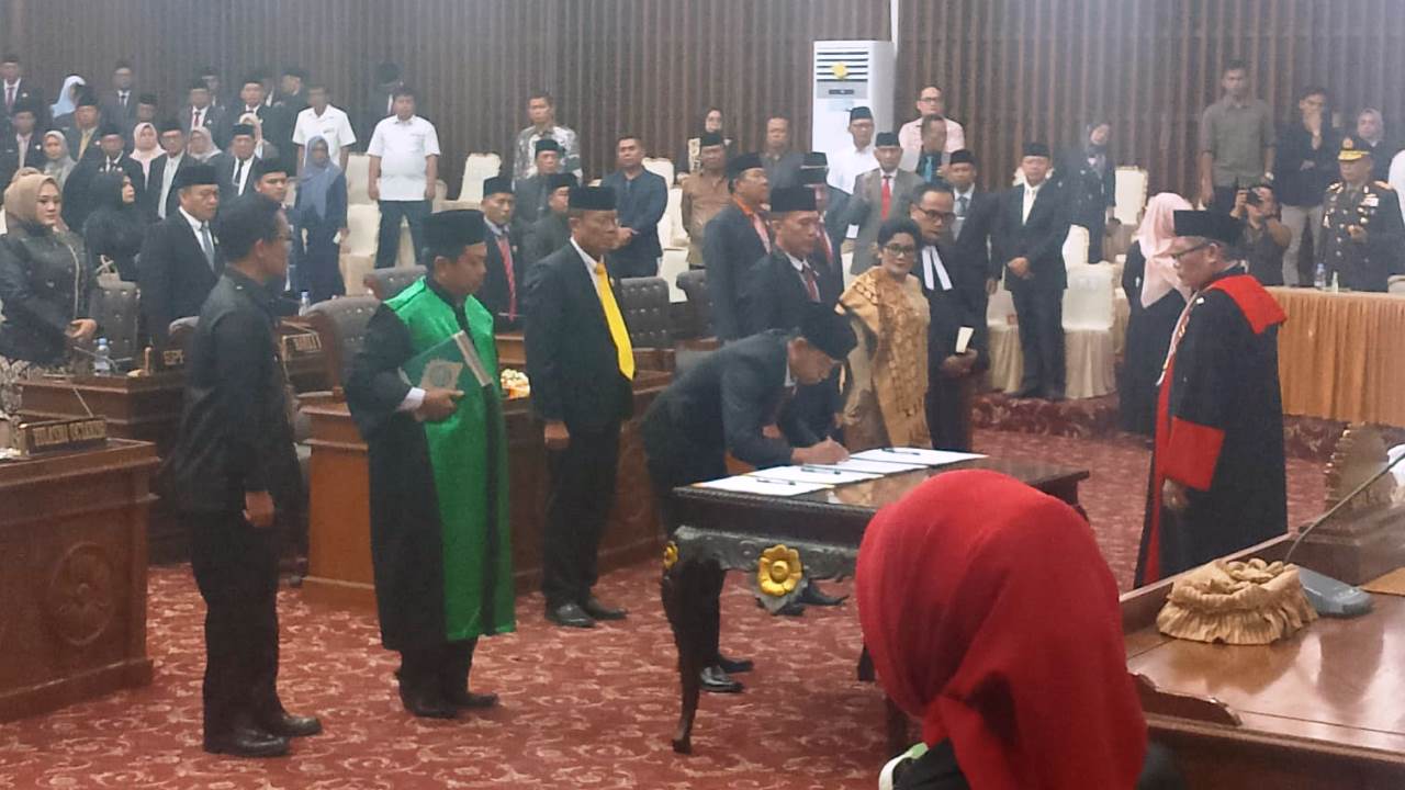 Unsur Pimpinan DPRD Provinsi Bengkulu Resmi Dikukuhkan