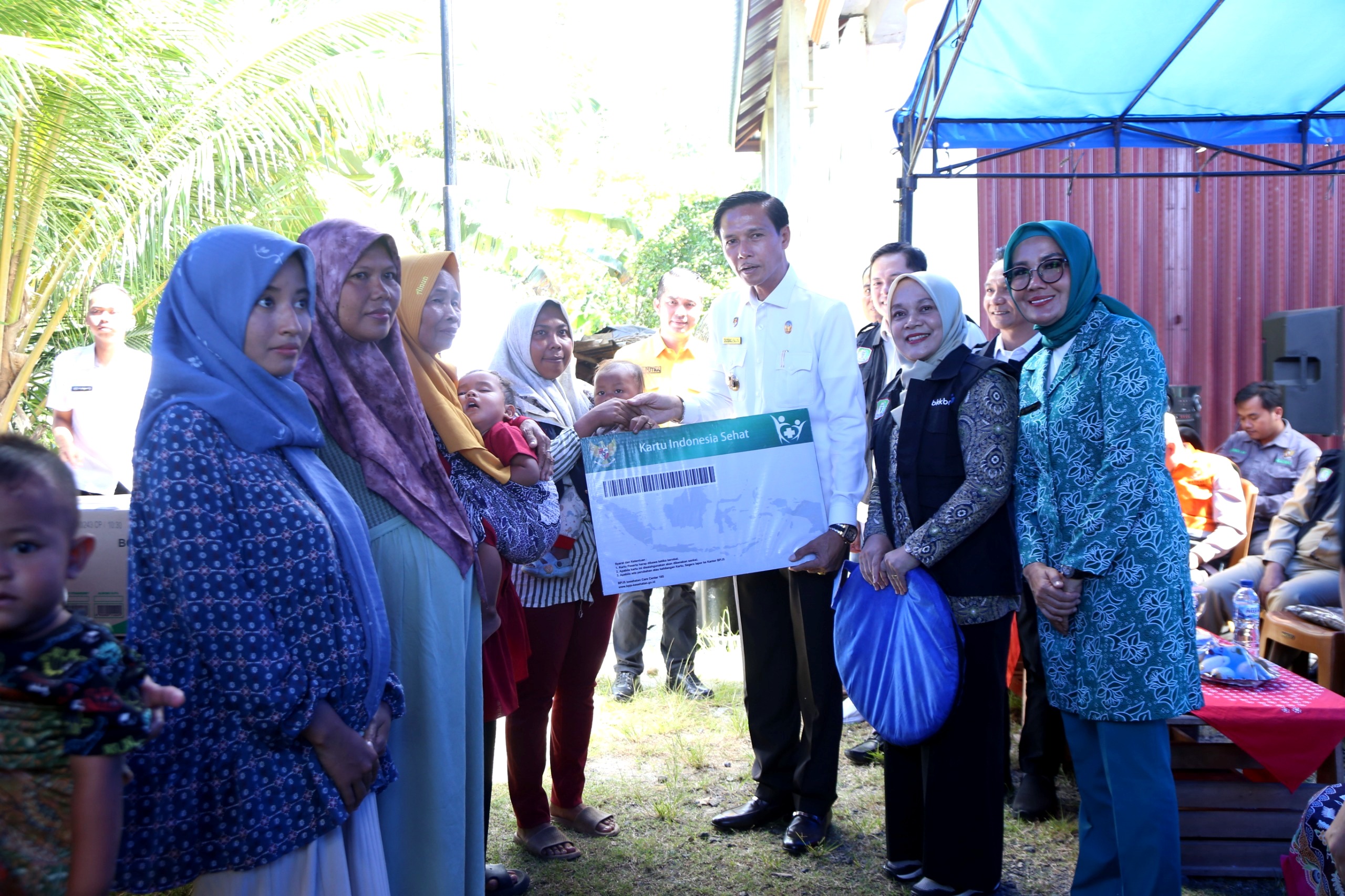 Bupati dan Ketua TP PKK Resmi  jadi Orang Tua Genting Kaur