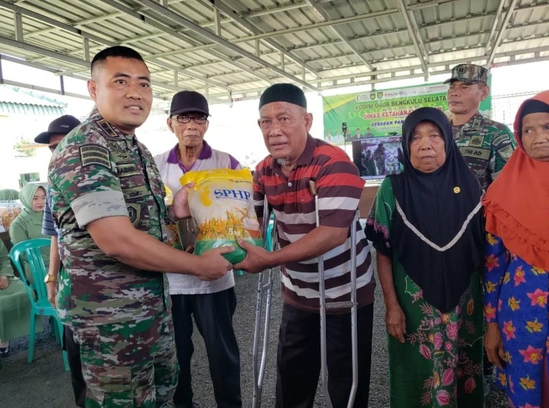 Kodim 0408 Bengkulu Selatan Gelar Pasar Murah  