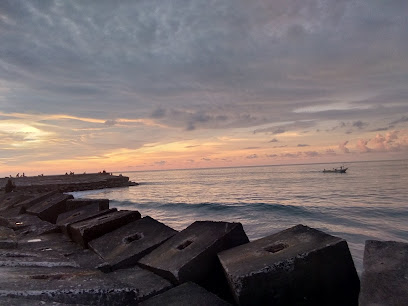 Wisata Pantai, Namanya Unik yakni Pantai Batu Tahu Bisa Manjakan Mata Lihat Sunset