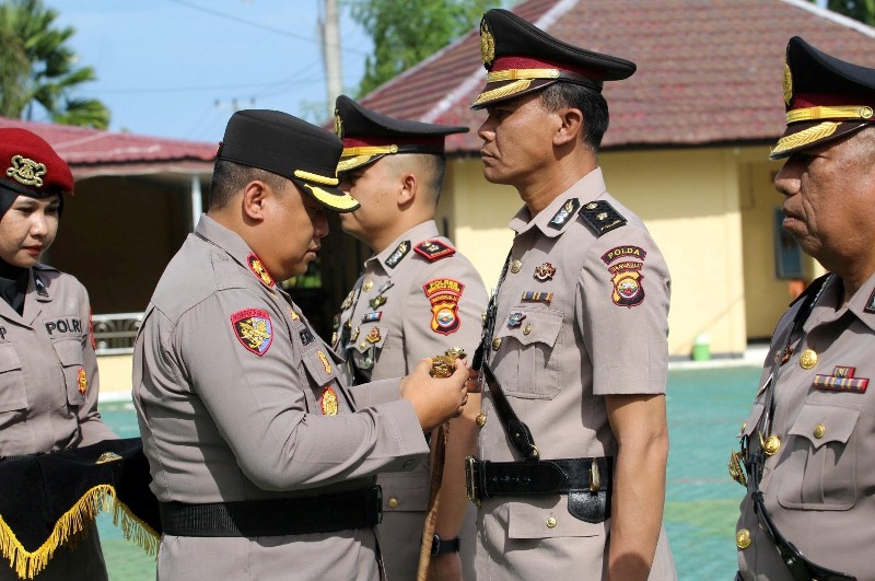 Kapolres Pimpin Acara Sertijab  Wakapolres, Kabag, Kasat Hingga Kapolsek di Bengkulu Utara