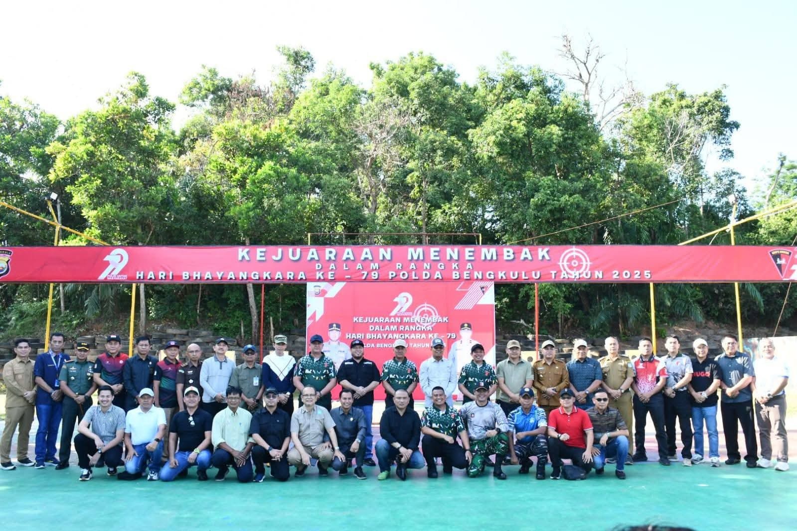 Walikota Bengkulu Ikut Kejuaraan Menembak Hari Bhayangkara ke-79