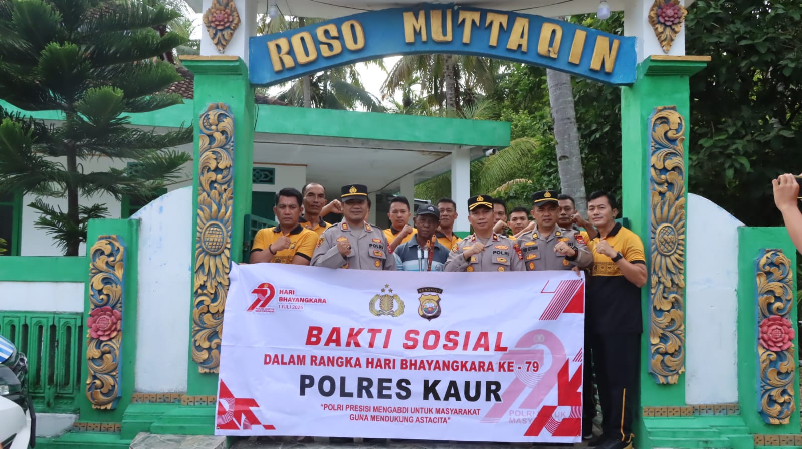 Polres Kaur Bakti Religi di Kampung Pancasila