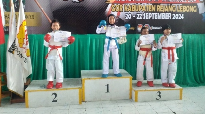 Murid MIN 2 Bengkulu Tengah Raih Emas dan Perak dalam Kejuaraan Karate Dandim 0409 Rejang Lebong