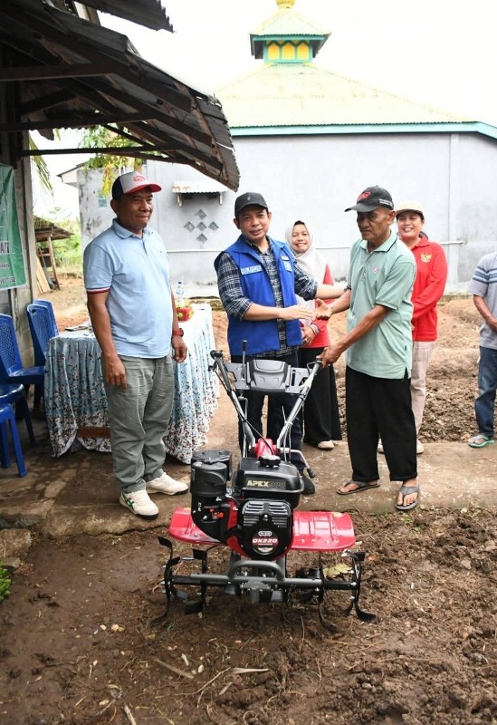  Pemkot Bengkulu Berikan  Alat Kultivator ke Masyarakat  Surabaya   