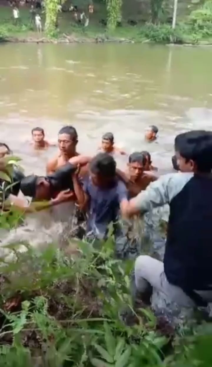 Warga Desa Bengkulu Tengah  Temukan 2 Jenazah Warga Salam Harjo di Sungai