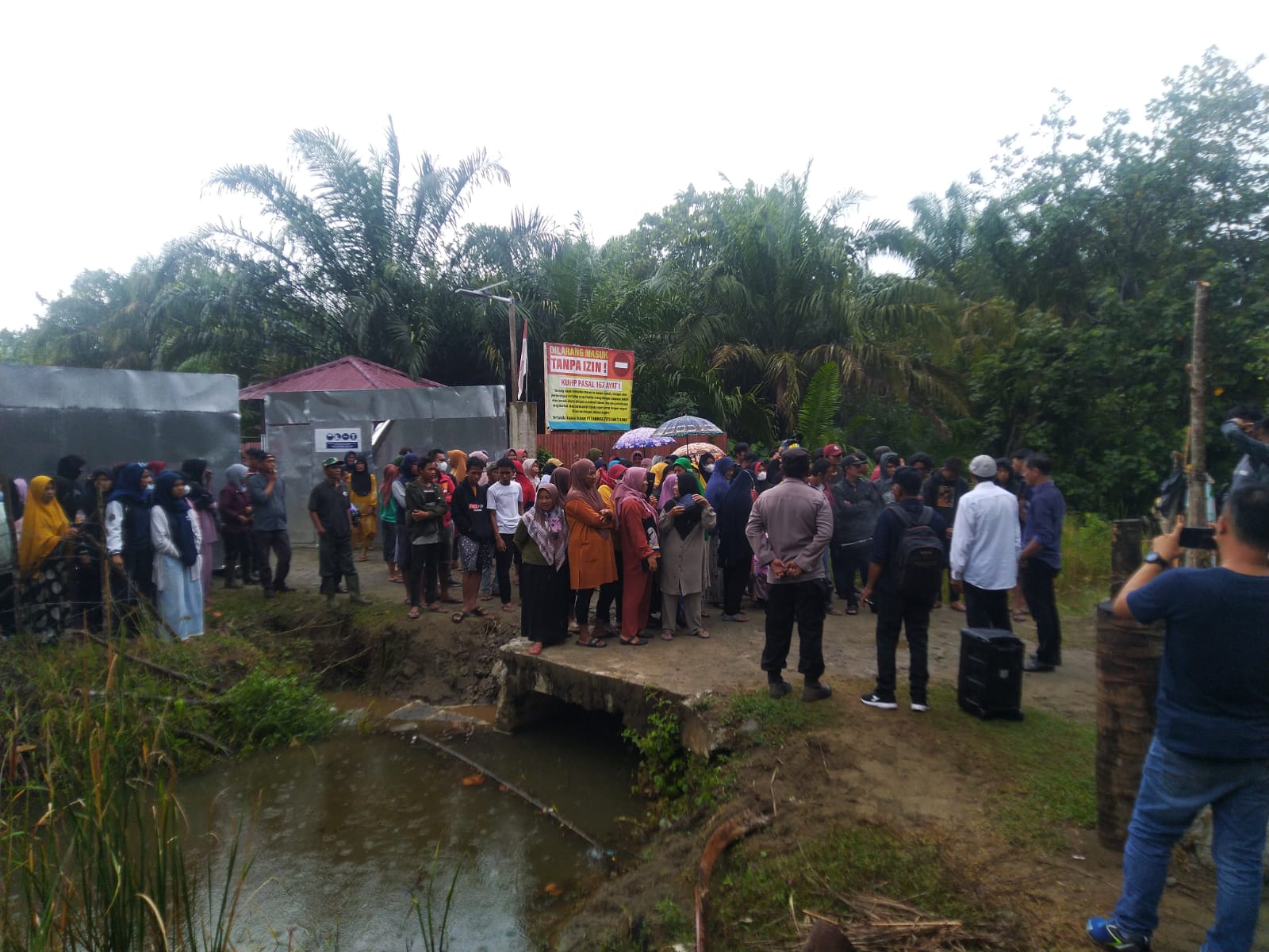 Pro Kontra Tambang Pasir Besi di Pasar Seluma Masih  Terjadi 