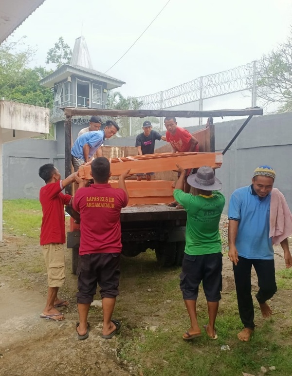 Kusen Buatan  Warga Binaan Pemasyarakatan Lapas   Arga Makmur Diantarkan ke Konsumen