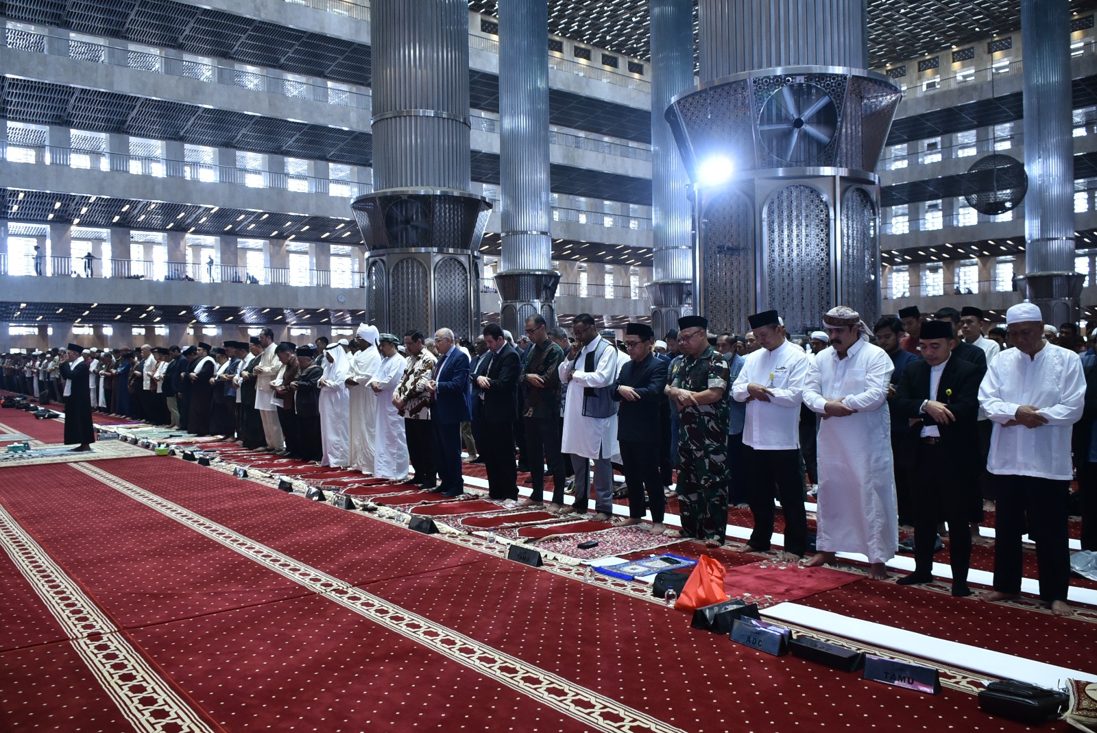 Ini Hukum Salat Berjamaah di Masjid, Baca Disini