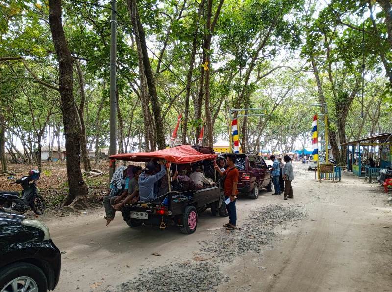 Malam Pergantian Tahun Baru,  Pantai Laguna Samudera Kaur Dipadati Ribuan   Pengunjung 