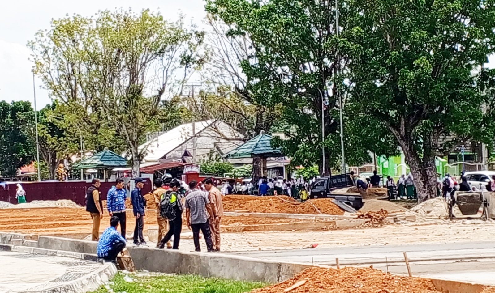 Realisasi Pembangunan Alun-Alun Lapangan Merdeka Kota Bintuhan  Sudah 60 Persen