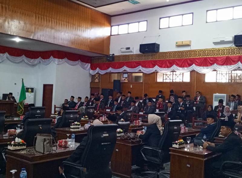  Hasil Rapat Paripurna Usul Calon Pimpinan Definitif DPRD Kaur, Kader Golkar Terpilih Jadi Ketua 