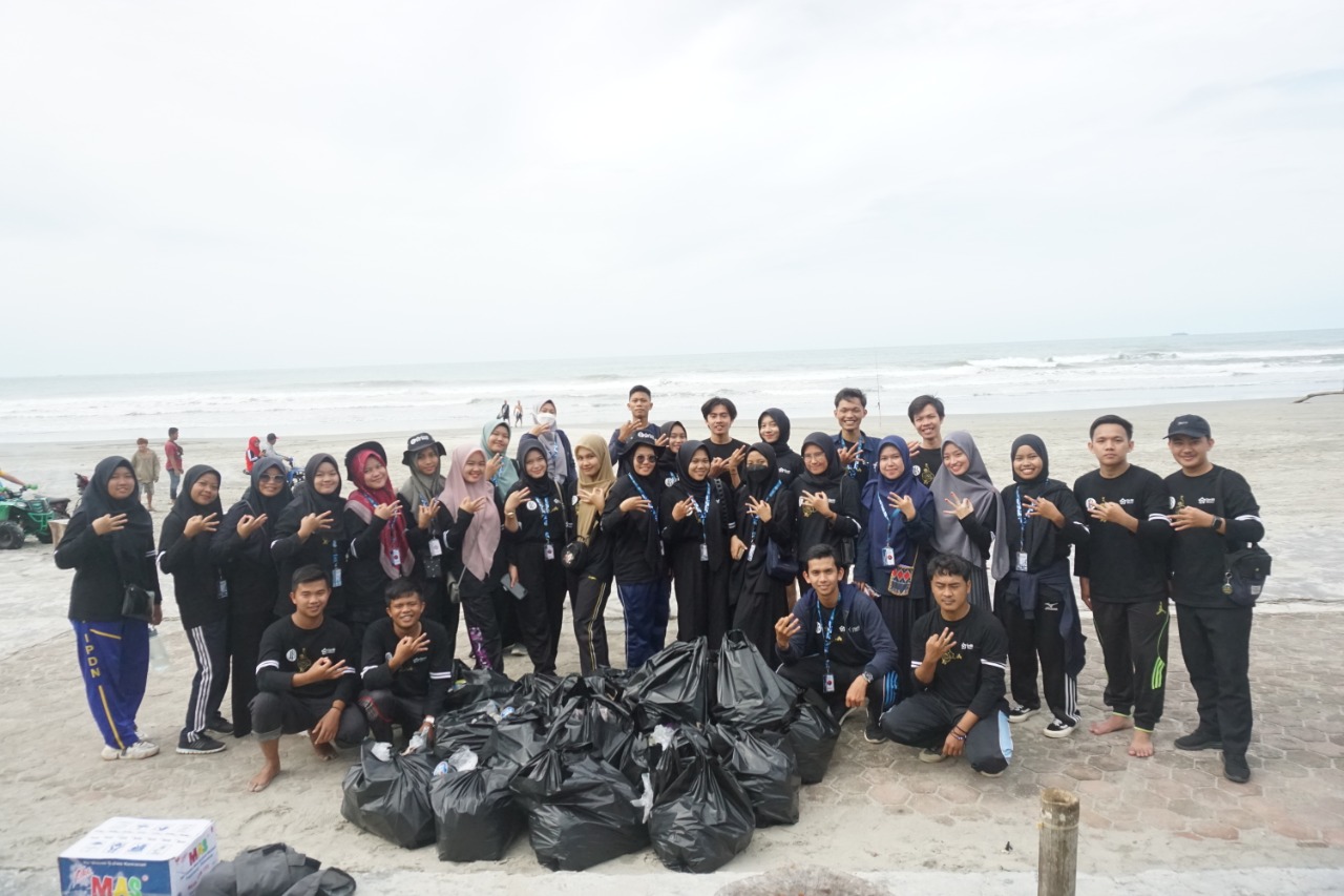  Keren, GenBI UIN FAS Bengkulu Kembali Adakan Kegiatan Bersih-Bersih Pantai