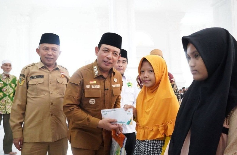 Baznas  Berikan Santunan Kepada Anak Yatim di Kota Bengkulu