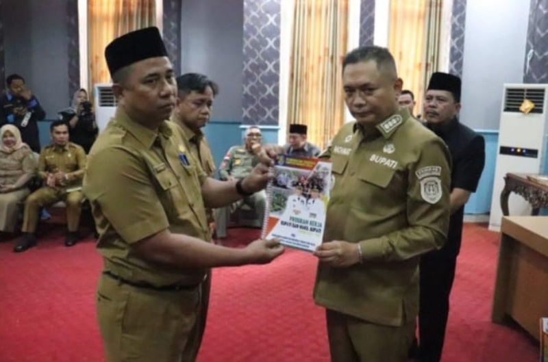 Kepala OPD dan Camat di Bengkulu Tengah Teken Perjanjian Kinerja dan Pakta Integritas