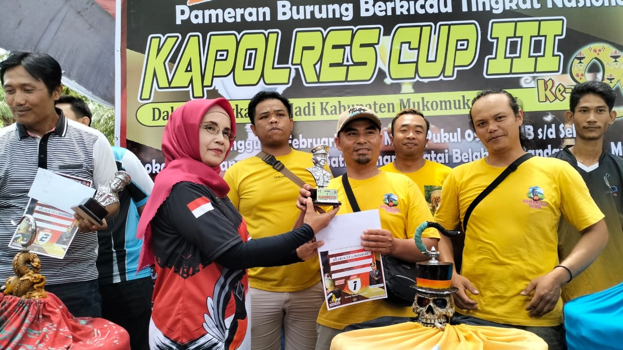 Jadi Arena  Kapolres Cup, Taman Teratai Belakang Bandara Mukomuko Riuh, Seru