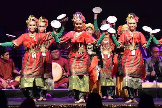 Tari Piring, Simfoni Estetika dan Ketangkasan dari Ranah Minang