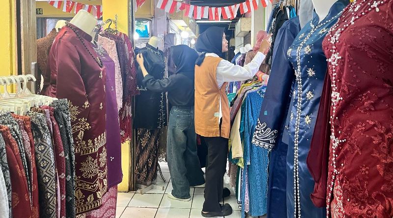 Pedagang di PTM Bengkulu Bertahan di Tengah Gempuran Belanja Online