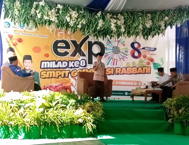 Juara Lomba Generasi Rabbani Expo Milad ke - 8 SMP IT, Siswa Langsung Dapat Beasiswa