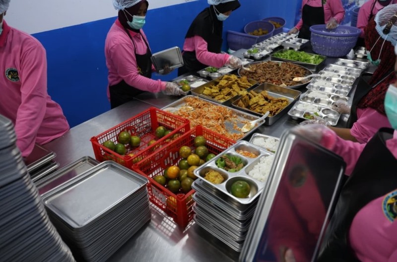 DPR Minta BGN Tentukan Dapur MBG Berdasarkan Data Penerima Manfaat