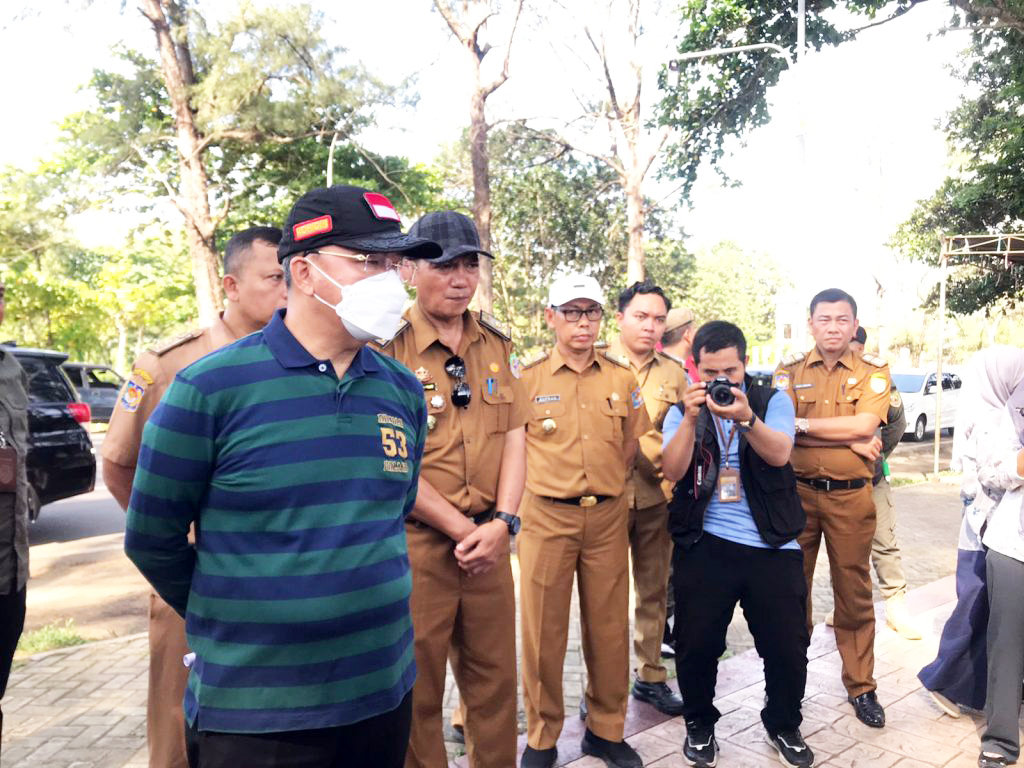 Proyek Pembangunan Auning Kawasan Wisata Pantai Panjang Bengkulu di Kawasan Pantai Pasir Putih