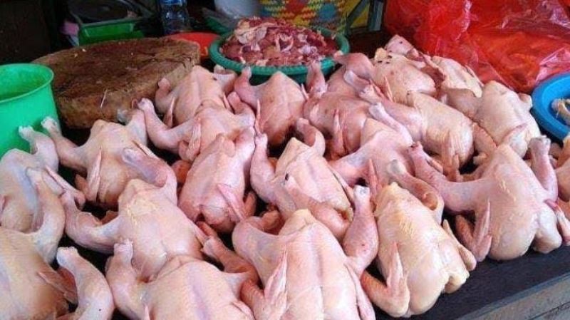 Harga Daging Ayam di Pasar Purwodadi Arga Makmur Masih Tinggi