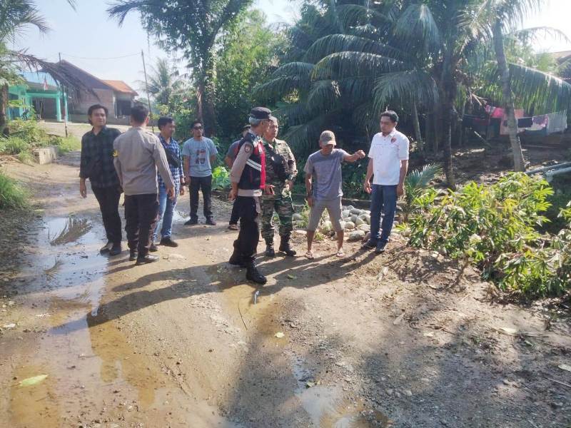 Saat Banjir, TNI Terpanggil Untuk Membantu Masyarakat Bengkulu Selatan