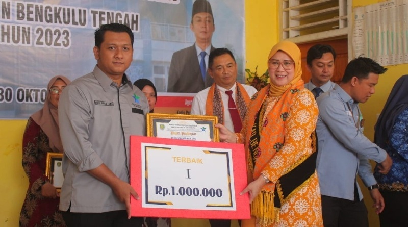 Juara Lomba Perpustakaan Desa Bengkulu Tengah Disapu Bersih Kecamatan Pondok Kelapa  