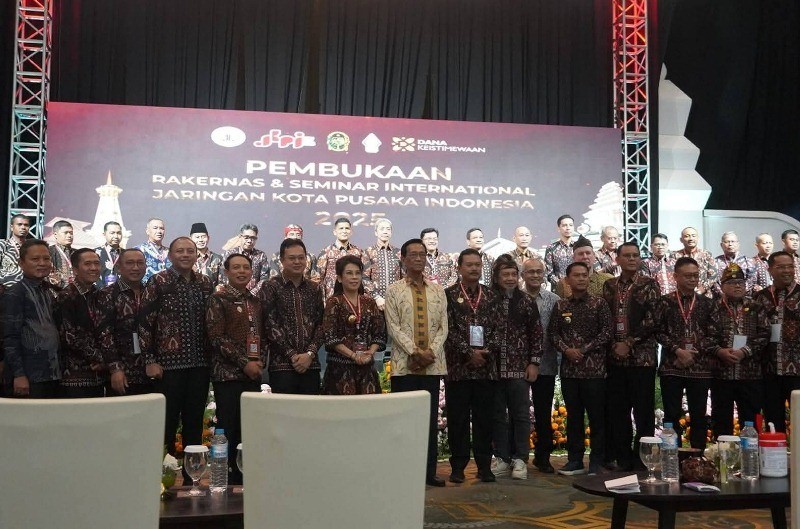 Walikota Bengkulu Ikut Seminar dan Rakernas  Jaringan Kota Pusaka Indonesia