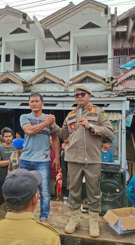  Penertiban PKL di Depan Mega Mall Pasar Minggu  Berujung Damai