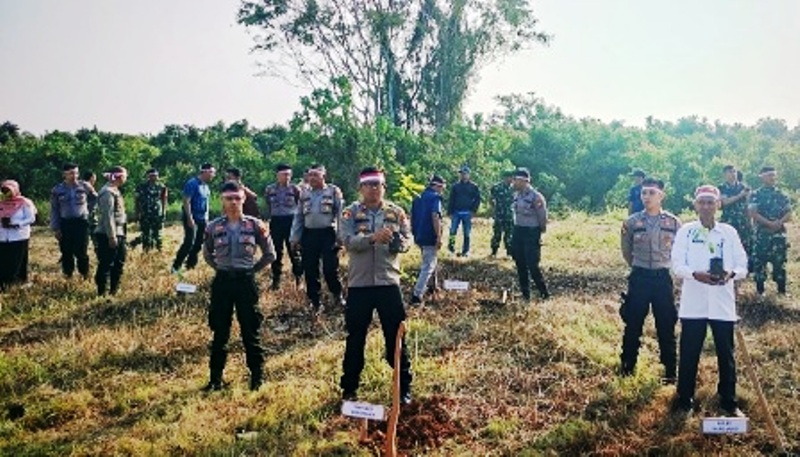 Secara Geografis Mirip Dengan Brebes, Polres Mukomuko Uji Coba Budidaya Bawang Merah di Lahan Gambut 