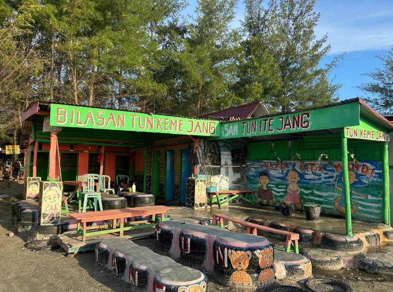 Nikmati Keindahan  Pantai Jakat Bengkulu, Kamar Bilas Siap Menunjang Kenyamanan Wisatawan