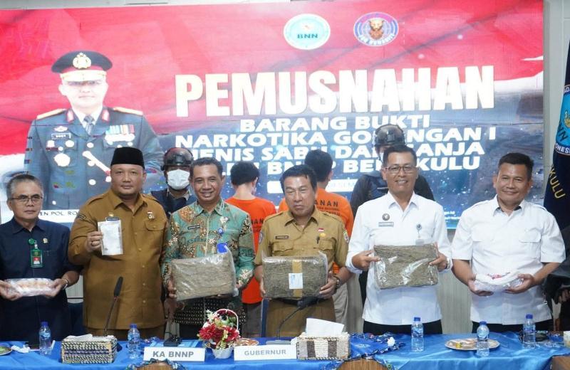 Aparat Penegak Hukum  Bersama Pemkot Bengkulu Musnahkan Barang Bukti Narkotika