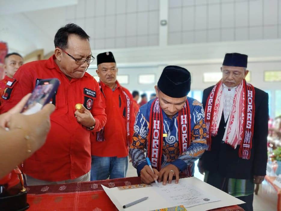 Pemuda Batak Bersatu Dikukuhkan oleh Wakil Bupati Kaur