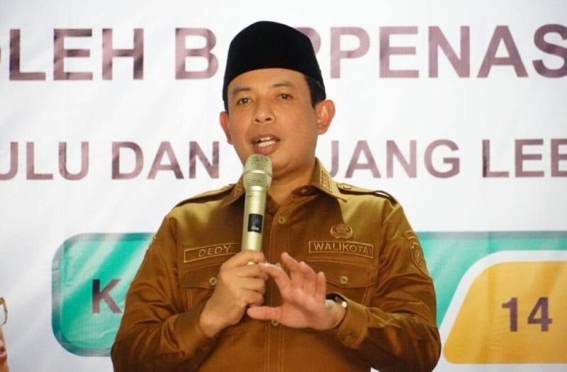 Kota Bengkulu Cetak Sejarah,  Tanam 10 Ribu Pohon Kelapa Sepanjang Pantai Panjang