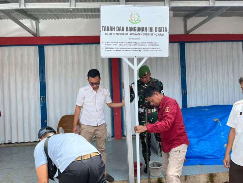  Kejari Bengkulu Sita   52 Unit Kios di Pasar Panorama 