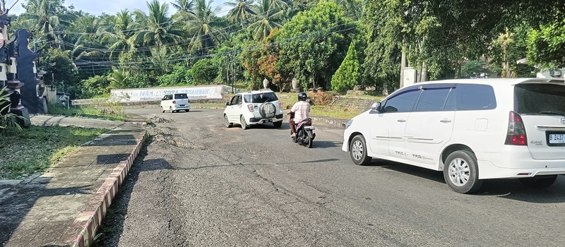 Jalan Fatmawati Depan Polsek Kota Manna Segera Diperbaiki 